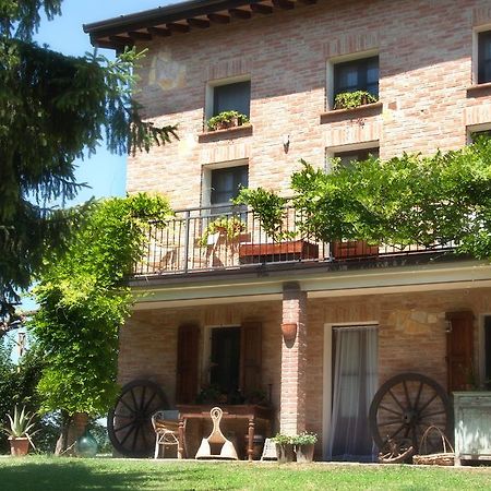 Il Poggio B&B San Damiano al Colle Esterno foto