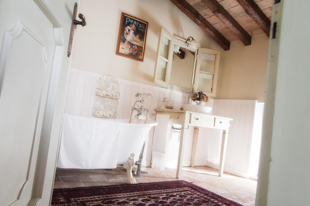 Il Poggio B&B San Damiano al Colle Esterno foto